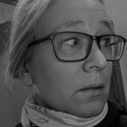 Mynd af höfundi